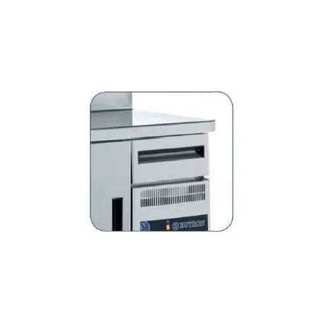 Front rack refrigerated with hopper