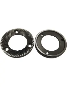 Grinding burrs pair turn...