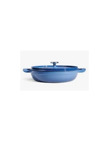 Low casserole dish with lid made of blue enamelled cast iron