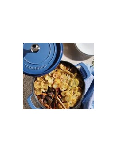 Low casserole dish with lid made of blue enamelled cast iron
